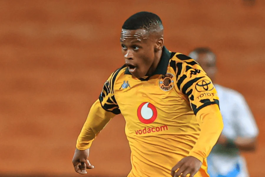 Velebayi célébrant avec coéquipiers Kaizer Chiefs match PSL 2025-2026