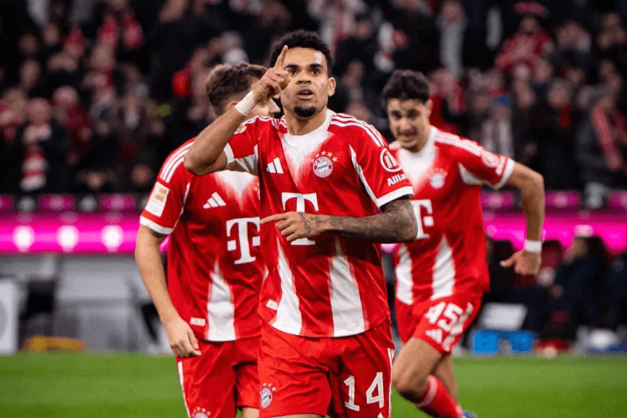 Luis Diaz célèbre but sous maillot Bayern Munich Bundesliga 2025 2026
