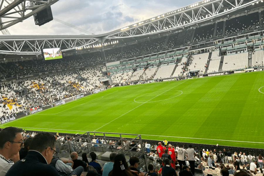 Stade Allianz Stadium Juventus Turin mercato estival 2026