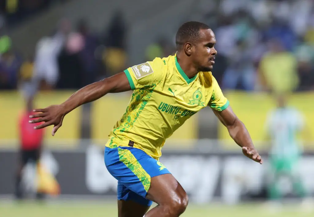 Iqraam Rayners célébrant un but avec Mamelodi Sundowns en PSL


