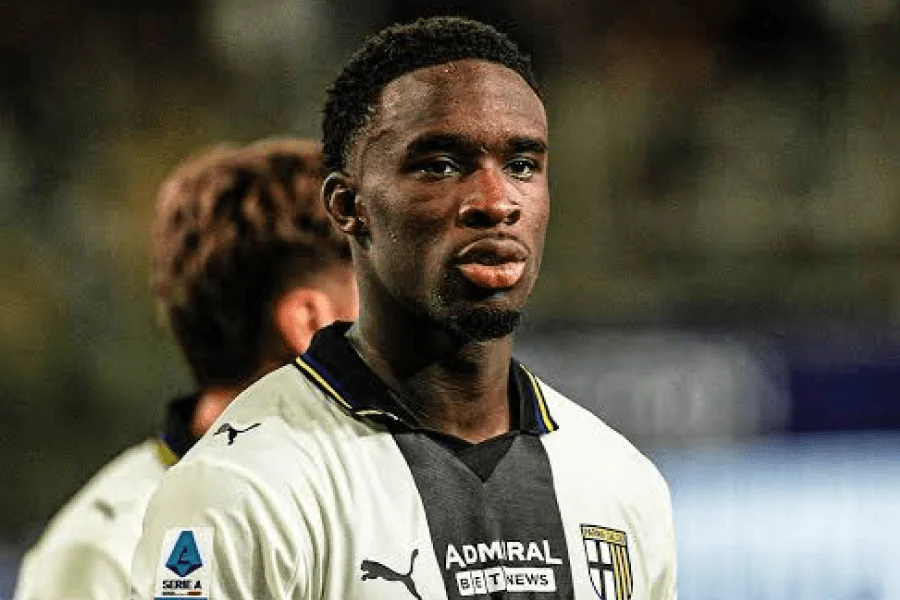 Mandela Keita duel récupération ballon Stadio Ennio Tardini Parme Italie