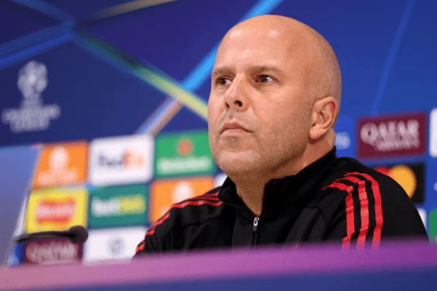 Arne Slot Liverpool conférence de presse explication Salah mode survie PSG