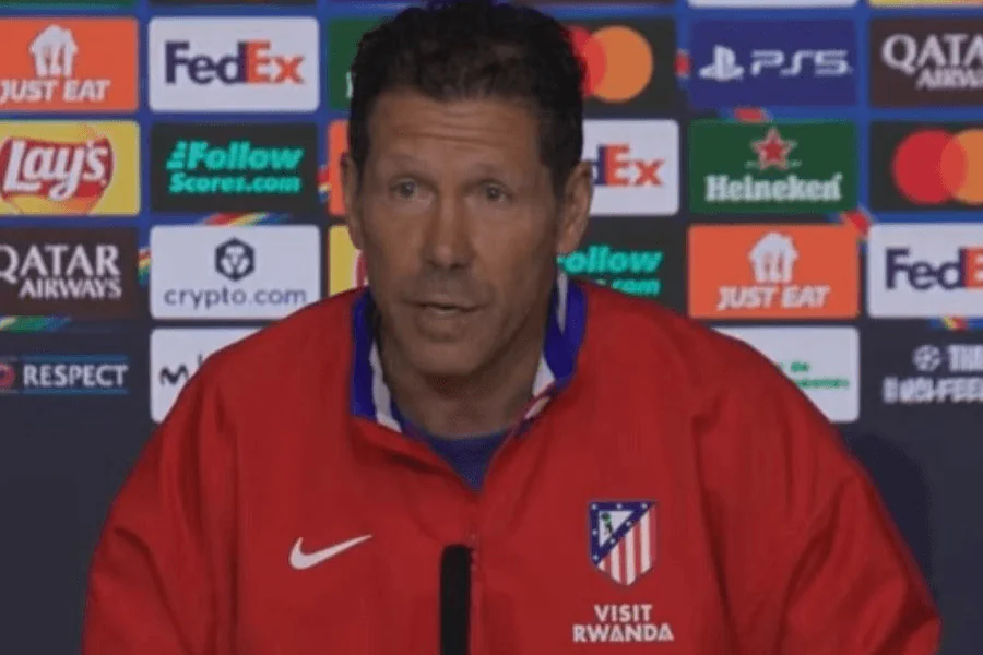 Diego Simeone entraîneur de l'Atlético Madrid en conférence de presse avant Arsenal LDC