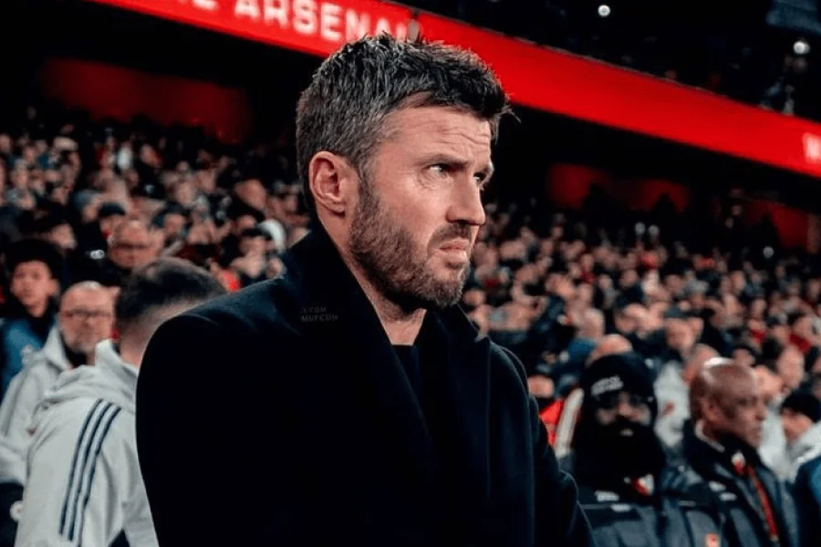 Michael Carrick dirige une séance d'entraînement à Carrington mai 2026 avant Manchester United Nottingham Forest 17 mai
