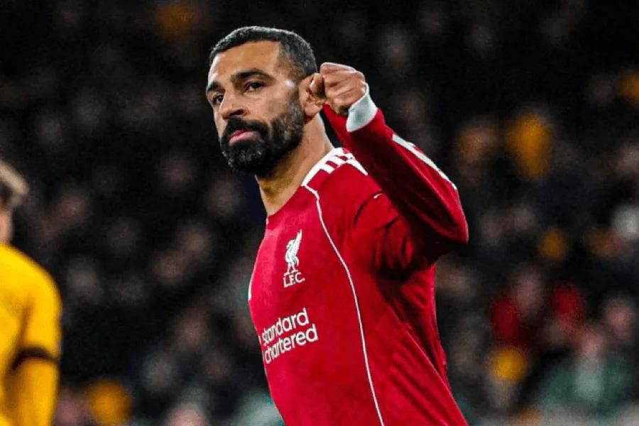 Mohamed Salah blessé sur le banc avant Liverpool Aston Villa 15 mai 2026 Villa Park – Premier League Ligue des Champions