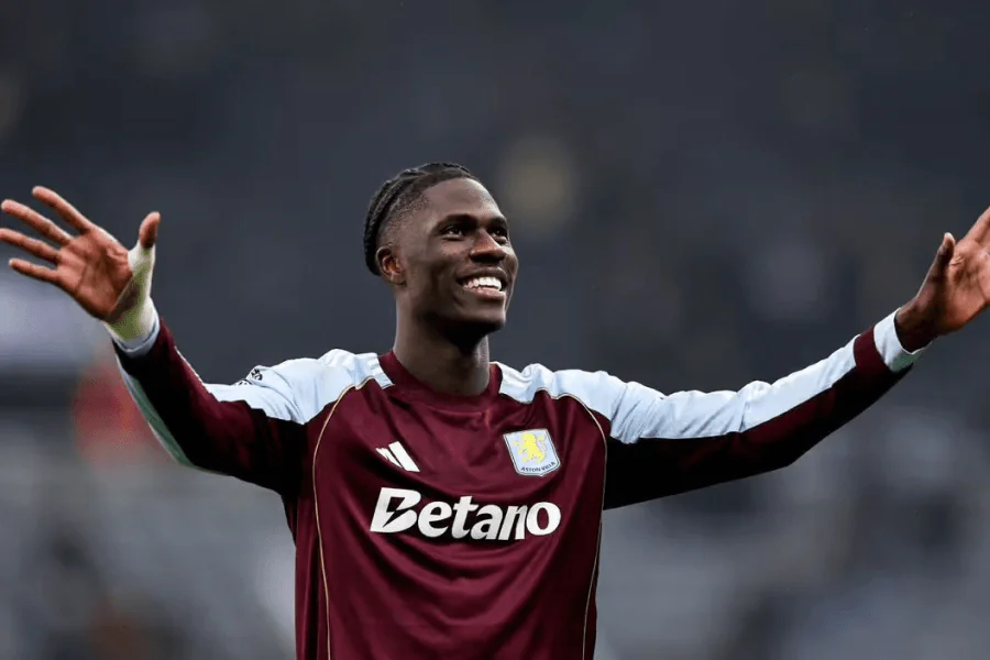 Amadou Onana Aston Villa absent blessure mollet avant finale Europa League Freiburg Istanbul 20 mai 2026