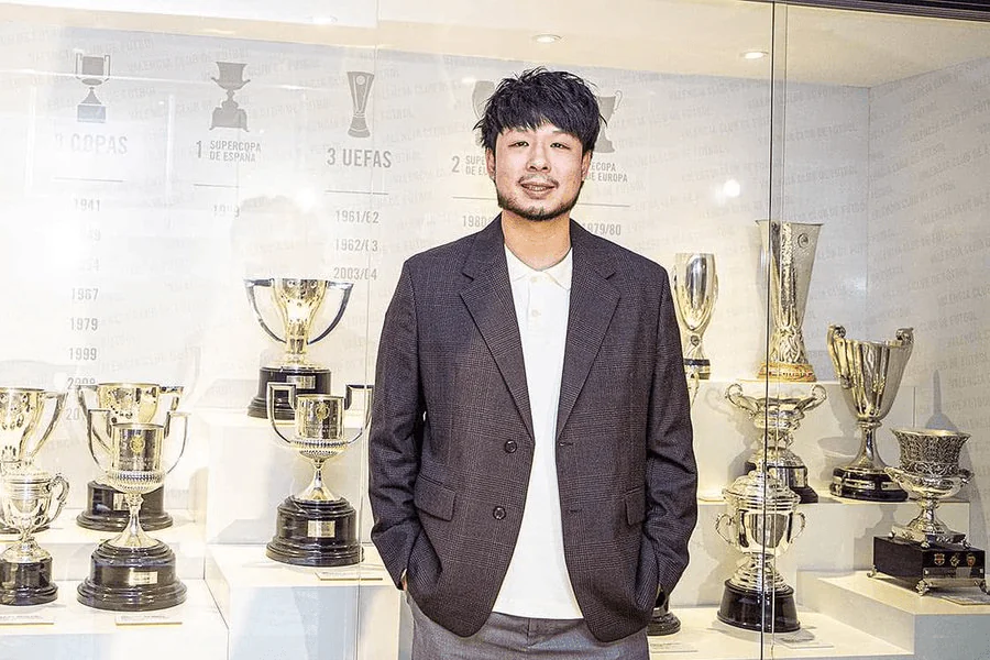Kiat Lim président Valencia CF lors de sa troisième visite à Mestalla en mai 2026 avant le match Valencia Rayo Vallecano