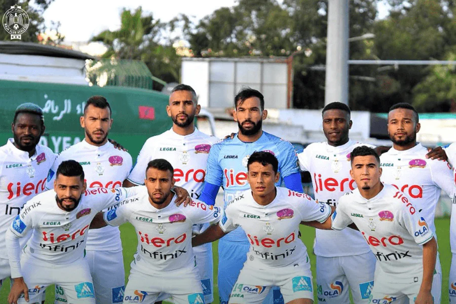 Joueurs d'OC Safi lors d'un match de Botola Pro Inwi 2025-26 – lanterne rouge avec 18 points avant le déplacement à Berkane le 18 juin
