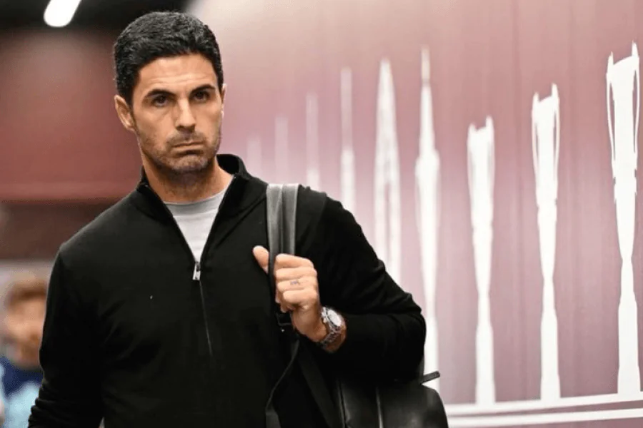 Mikel Arteta entraîneur Arsenal saison 2025-26 Premier League — dossier Arsenal Ayyoub Bouaddi Lille priorité mercato été 2026
