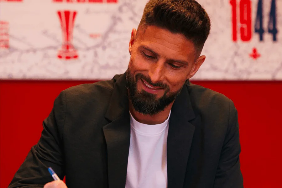 Olivier Giroud LOSC prolongation 2026 — l'attaquant célèbre un but sous le maillot lillois lors de la saison 2025-26 en Ligue 1