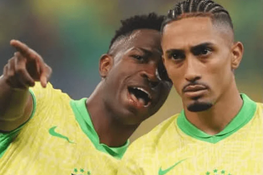 Vinícius Júnior et Raphinha lors d'une séance d'entraînement de la Seleção avant le match Brésil Maroc Coupe du Monde 2026 — Groupe C